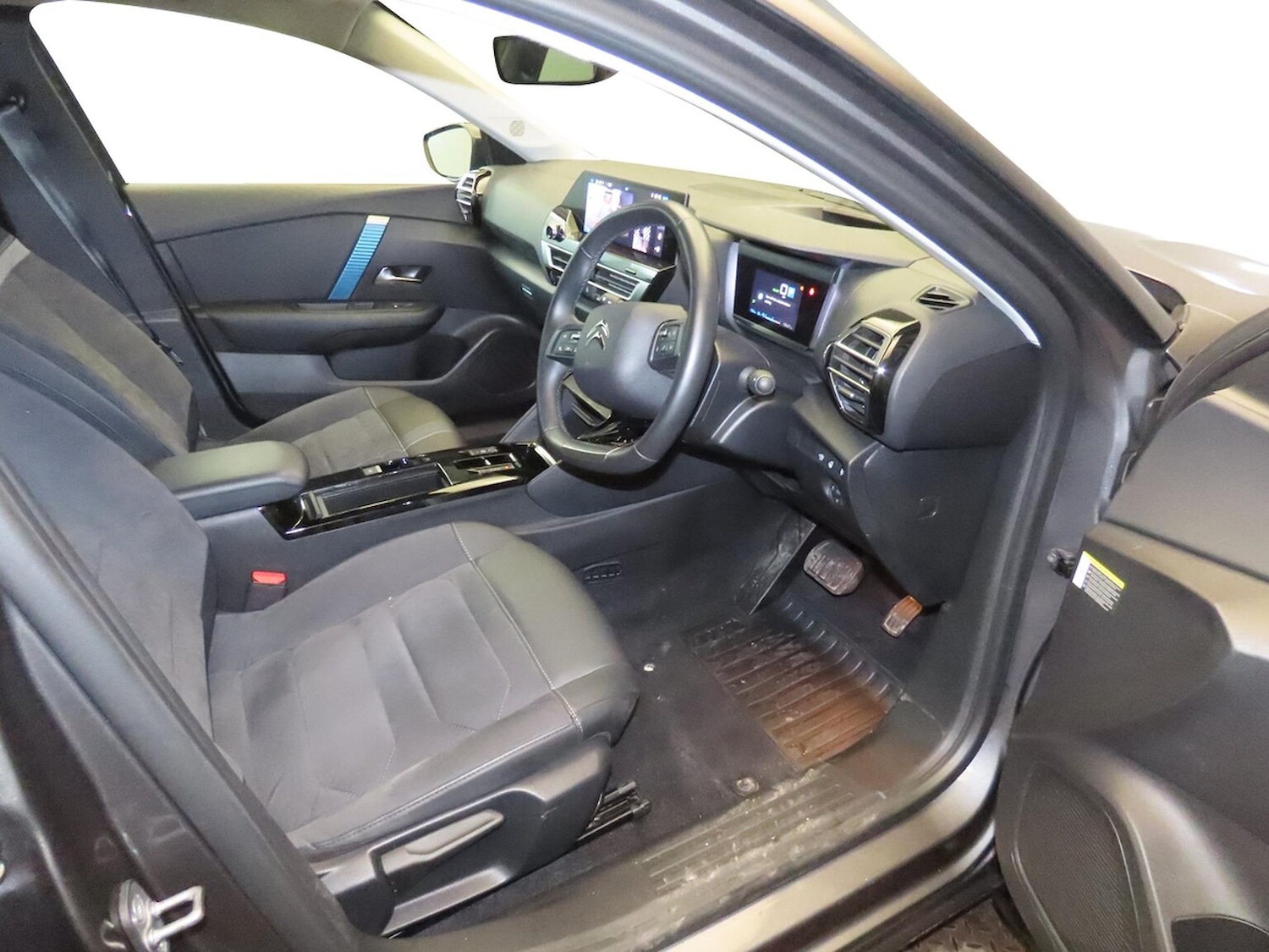 Used Citroen C4 2023 for sale - 77715377: Photo 8