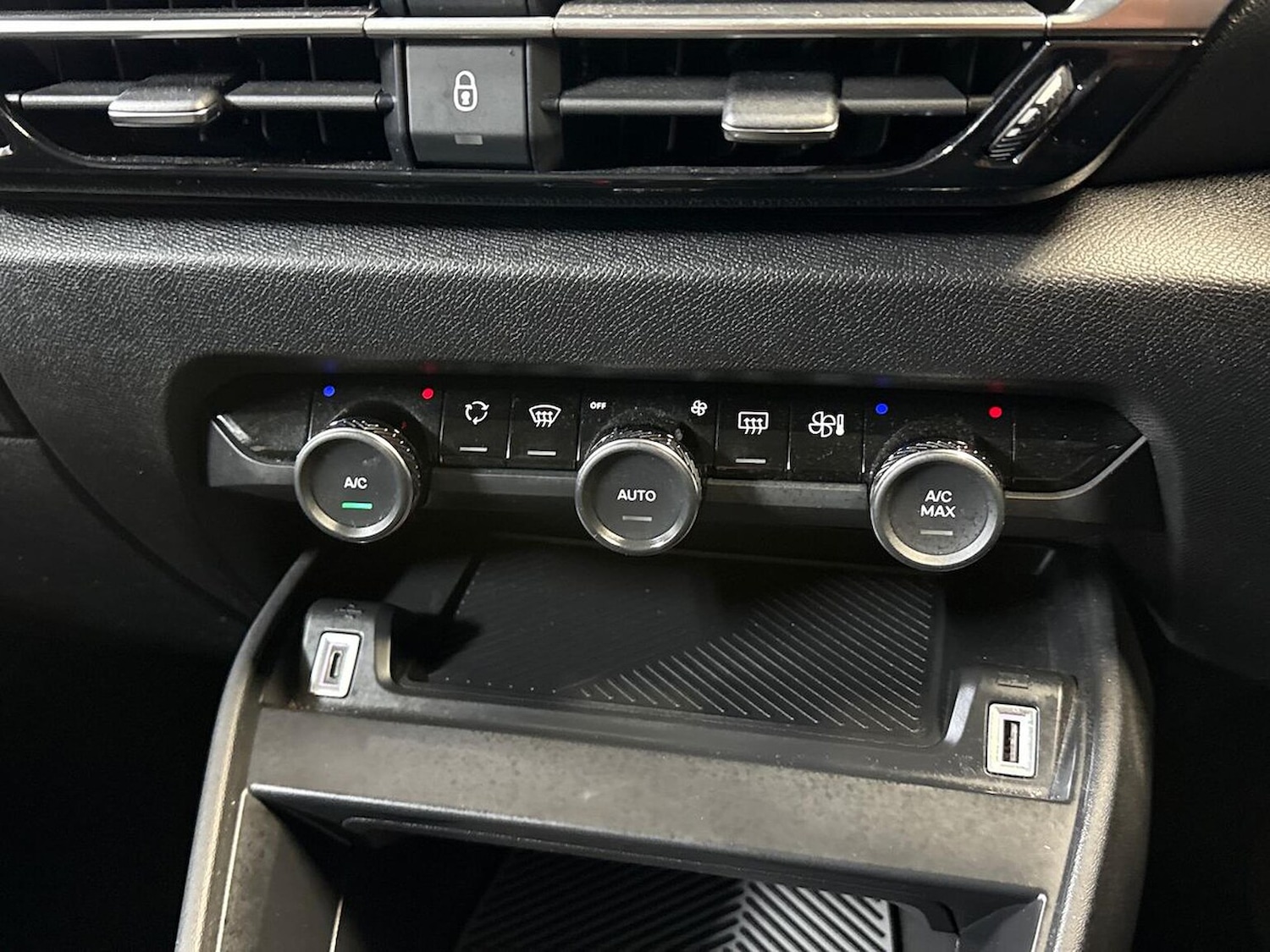 Used Citroen C4 2022 for sale - 76628130: Photo 12