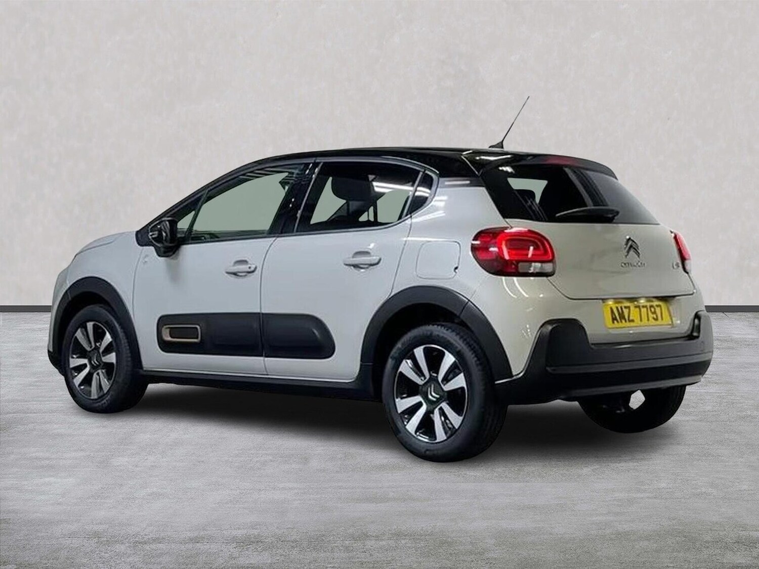 Used Citroen C3 2023 for sale - 76906331: Photo 2