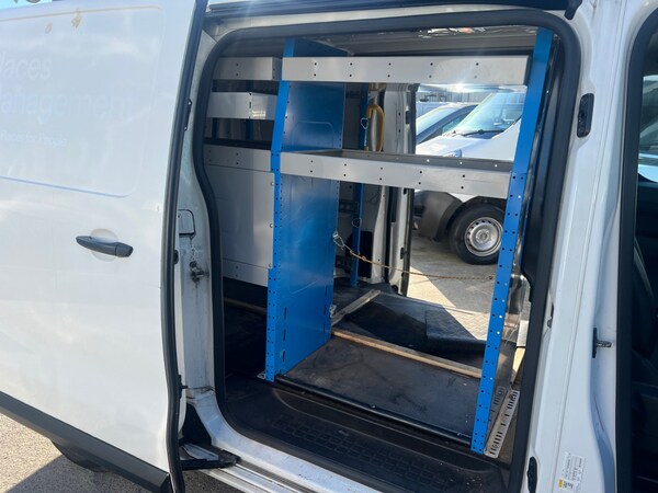 Used Peugeot Expert 2019 for sale - 76320472: Photo 2