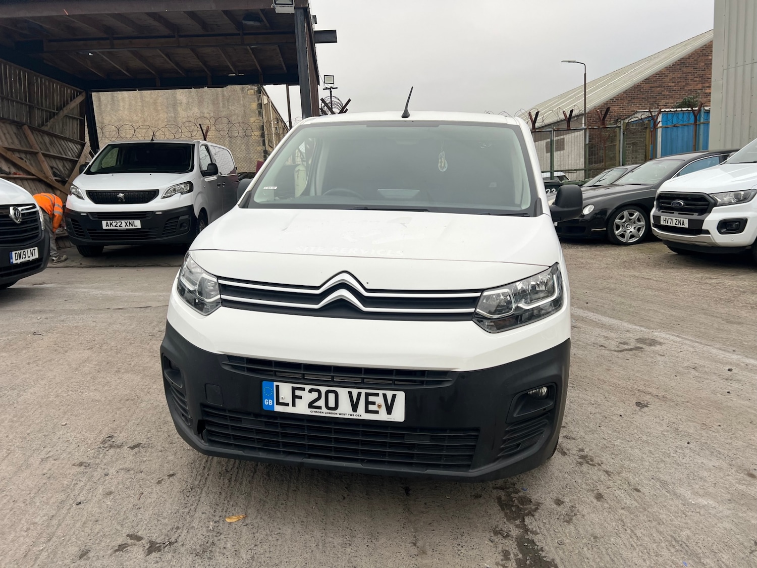 Used Citroen Berlingo 2020 for sale - 76449997: Photo 2