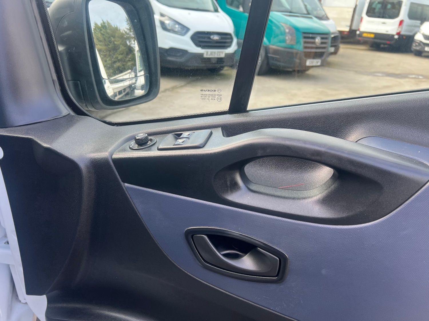 Used Vauxhall Vivaro 2017 for sale - 78221058: Photo 5