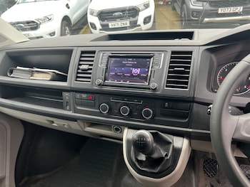 Used Volkswagen Transporter 2019 for sale - 77283872: Photo