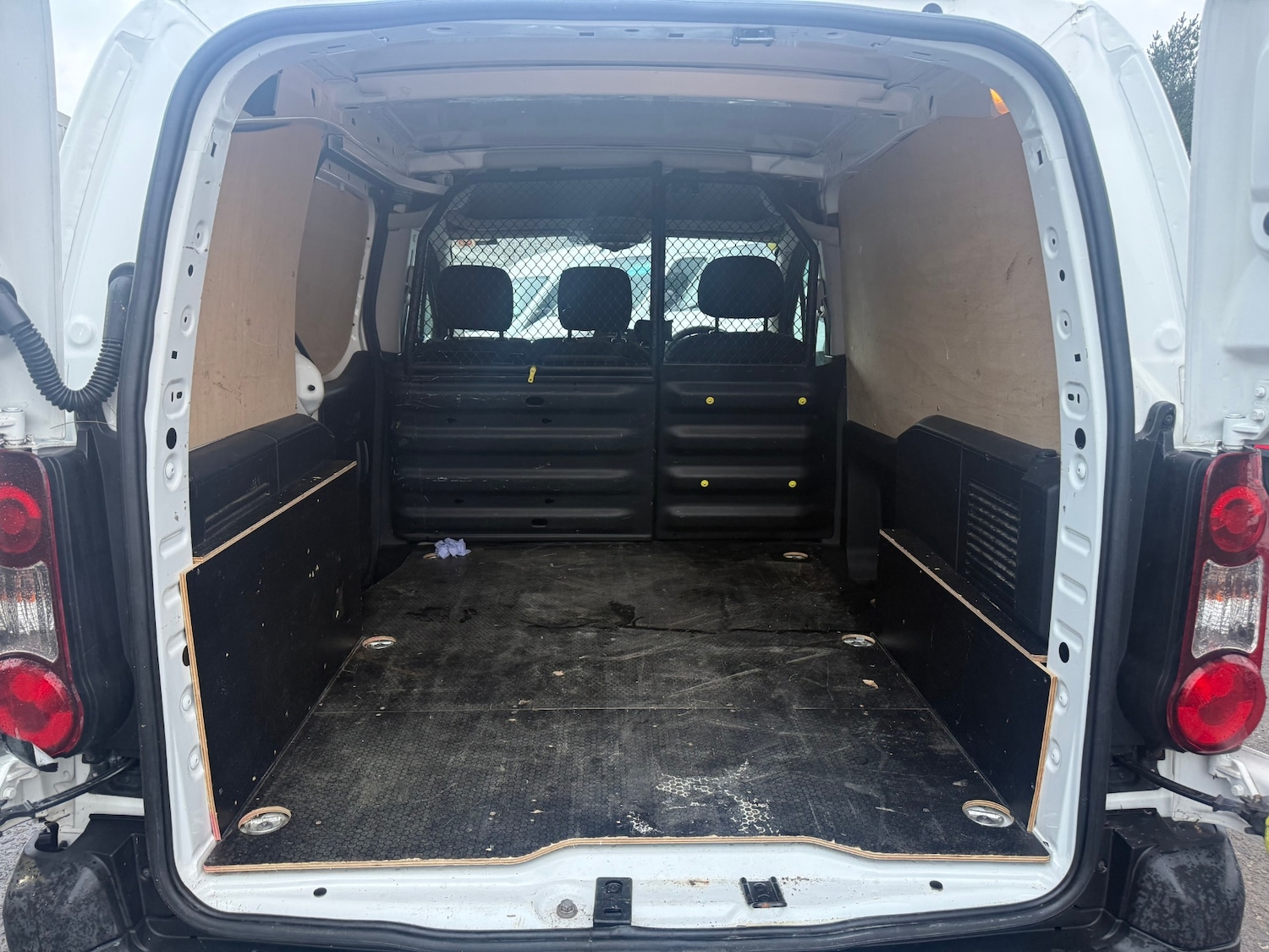 Used Citroen Berlingo 2017 for sale - 77638716: Photo 2