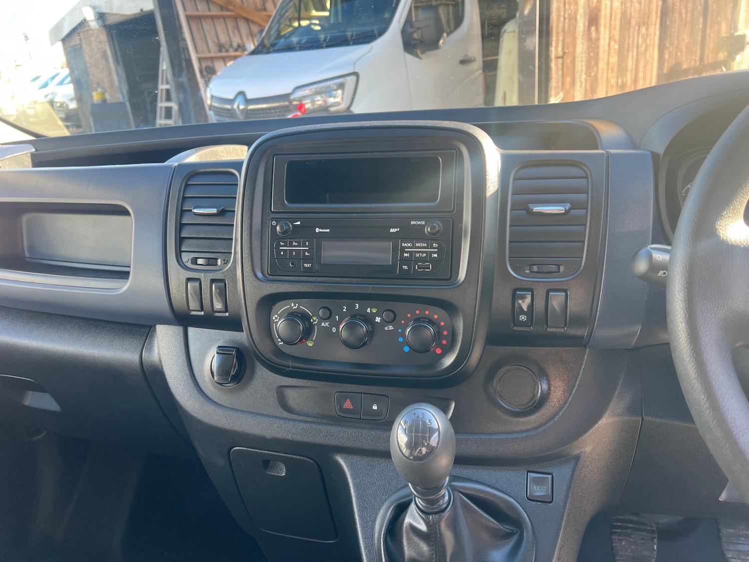 Used Vauxhall Vivaro 2018 for sale - 77044561: Photo 4
