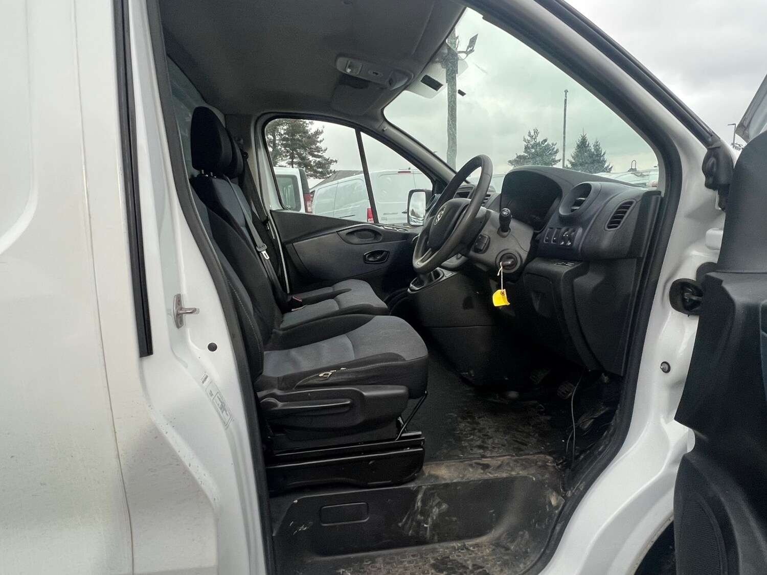 Used Vauxhall Vivaro 2017 for sale - 77588618: Photo 8