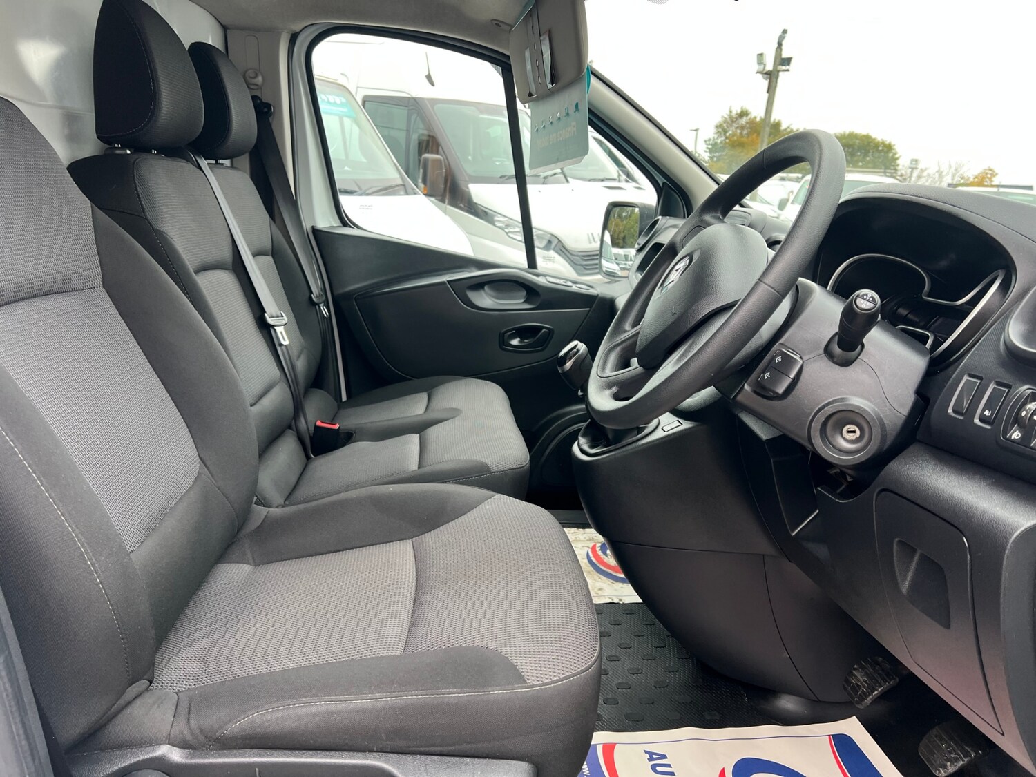 Used Renault Trafic 2020 for sale - 76449859: Photo 2