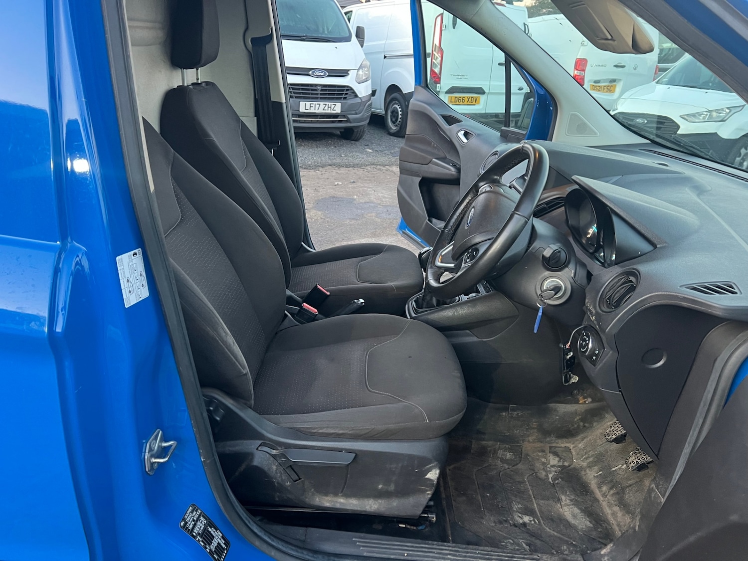 Used Ford Transit Courier 2020 for sale - 76804448: Photo 2
