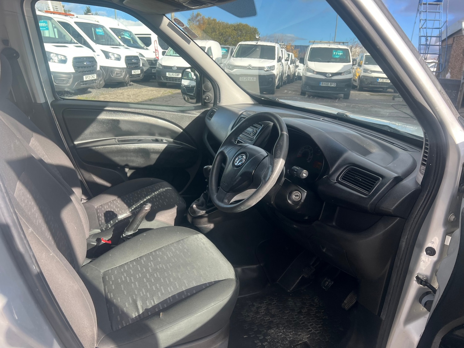 Used Vauxhall Combo 2018 for sale - 76375025: Photo 3