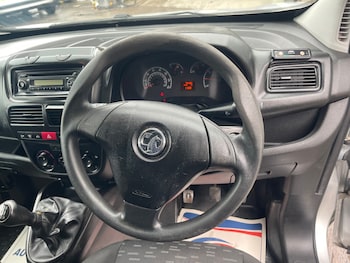 Used Vauxhall Combo 2017 for sale - 78173076: Photo