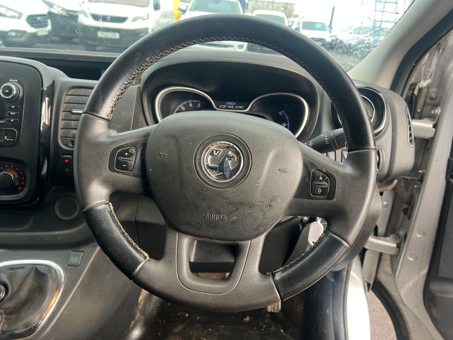 Used Vauxhall Vivaro 2017 for sale - 78172889: Photo 2