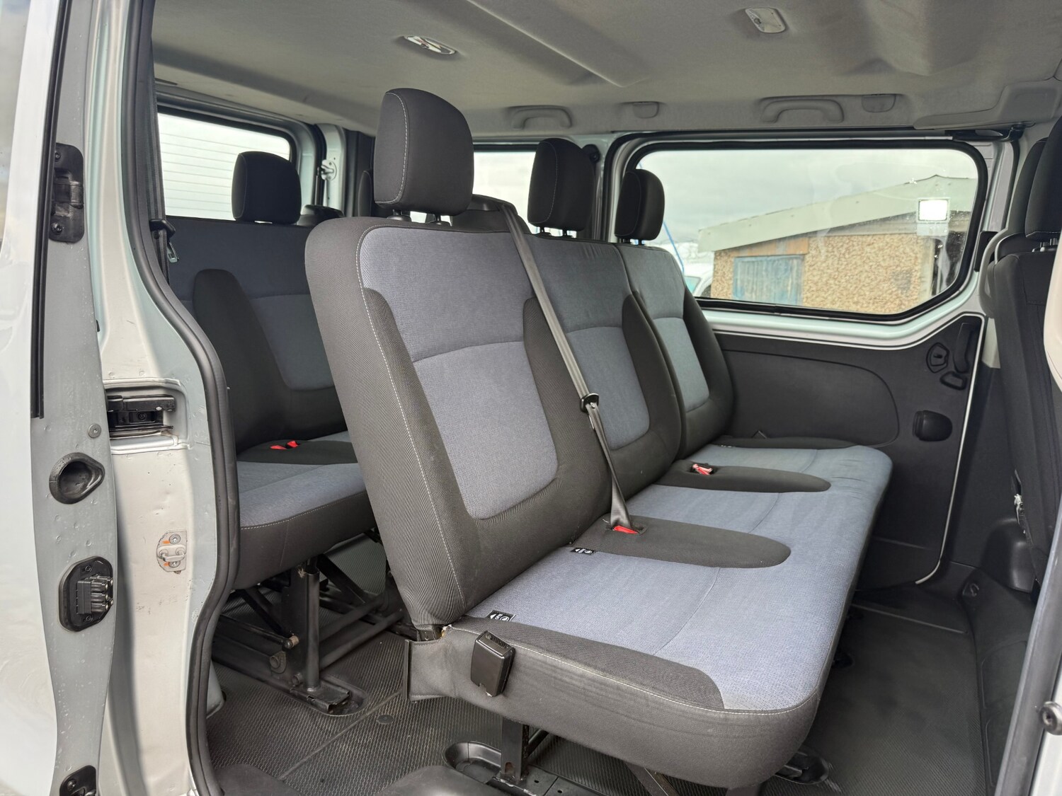 Used Vauxhall Vivaro 2016 for sale - 77205056: Photo 5