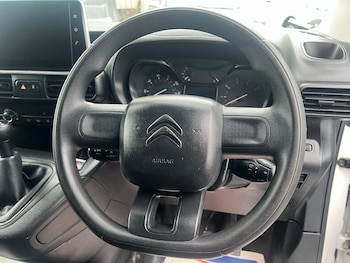 Used Citroen Berlingo 2020 for sale - 76475360: Photo