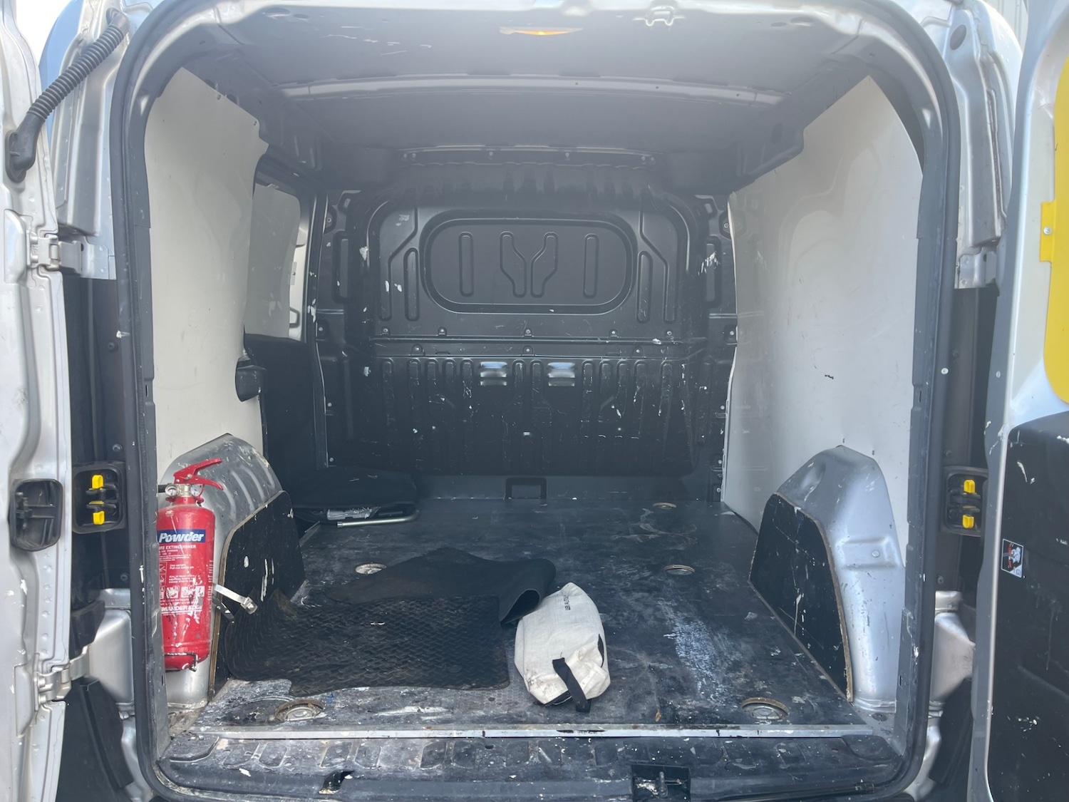 Used Vauxhall Combo 2018 for sale - 78077926: Photo 5