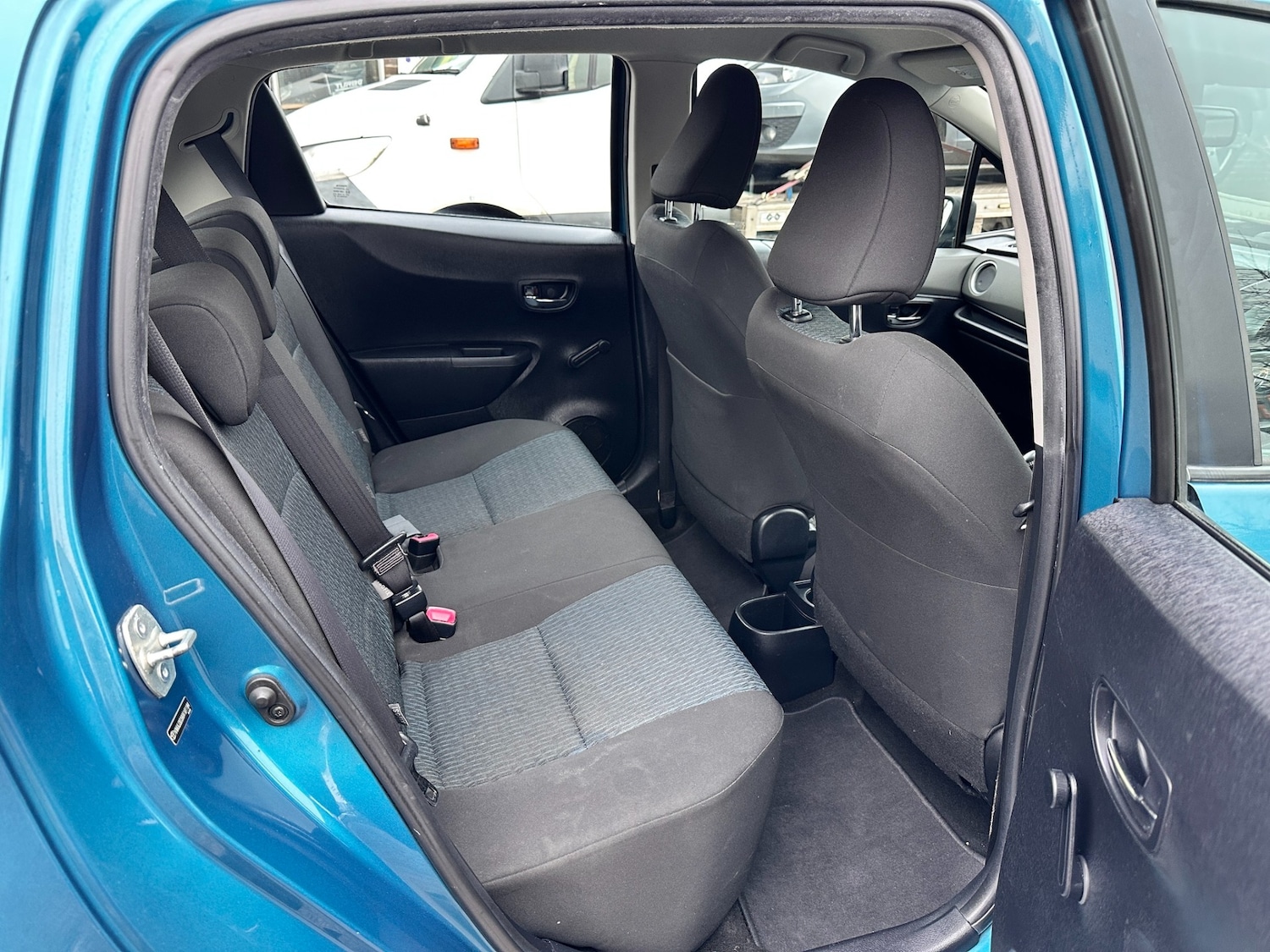 Used Toyota Yaris 2012 for sale - 77253535: Photo 12