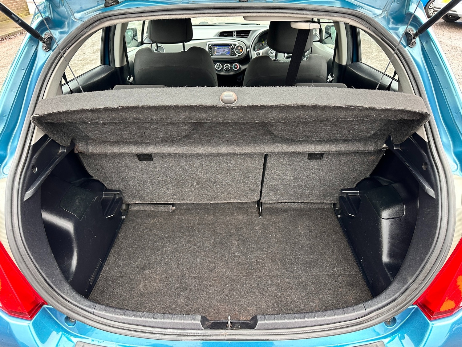 Used Toyota Yaris 2012 for sale - 77253535: Photo 13