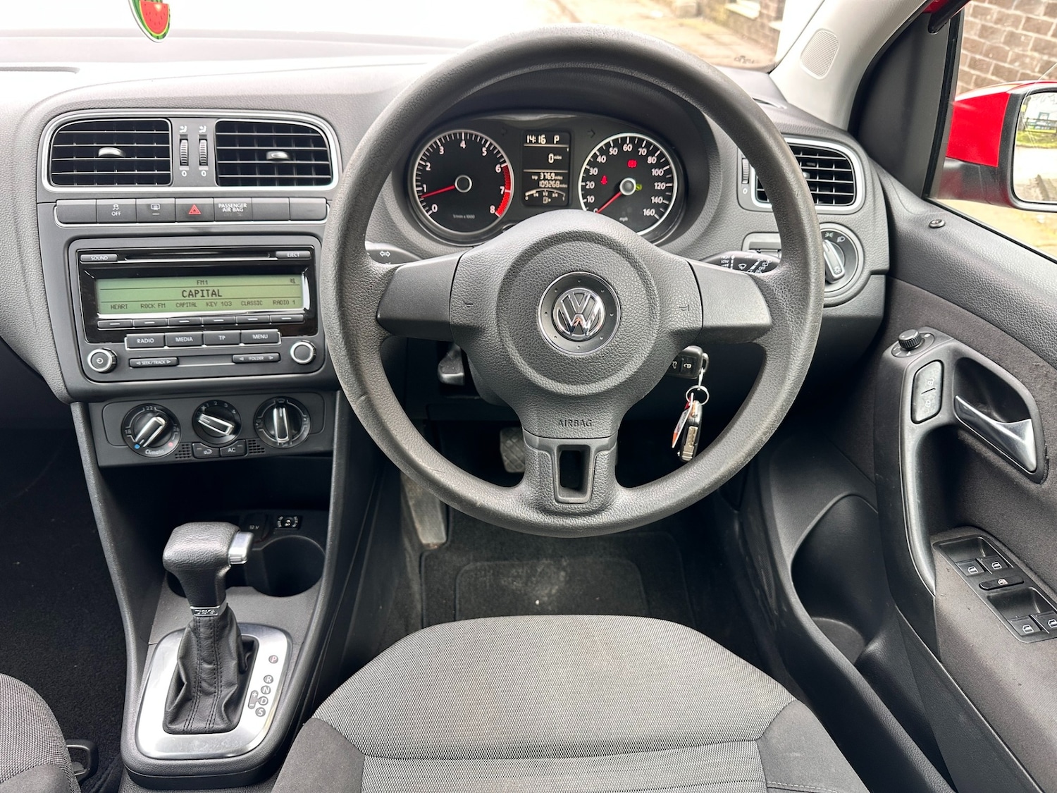 Used Volkswagen Polo 2010 for sale - 77989952: Photo 9
