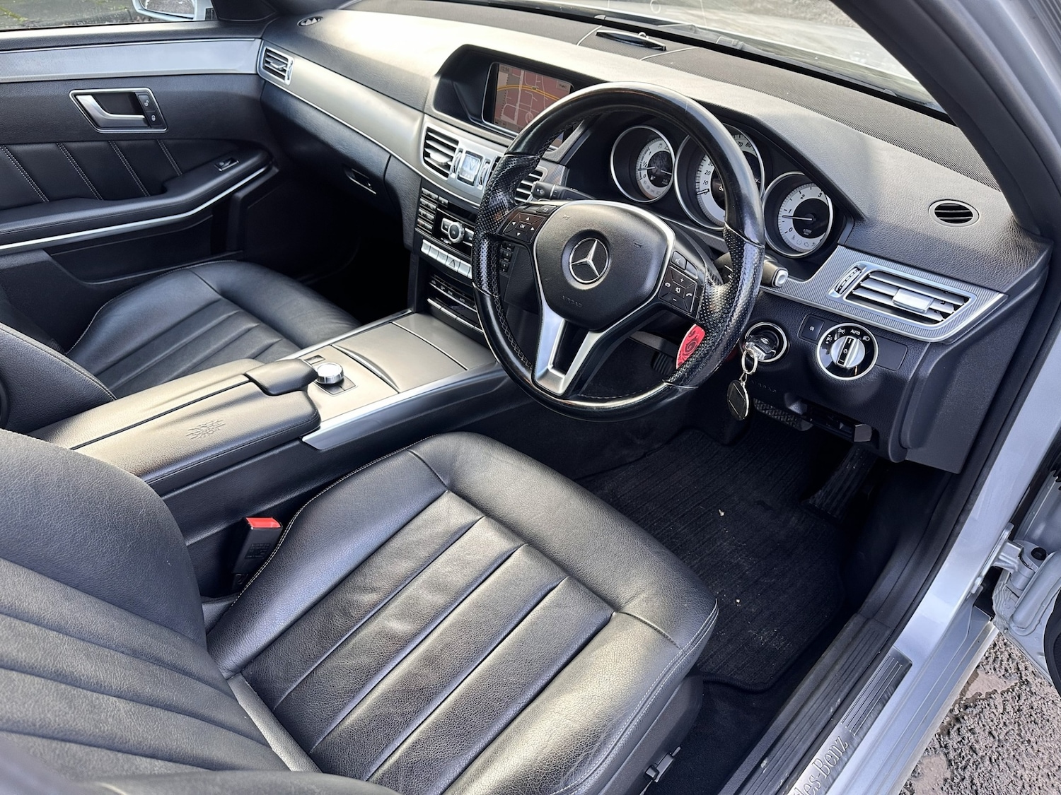 Used Mercedes-Benz E Class 2013 for sale - 76892028: Photo 11