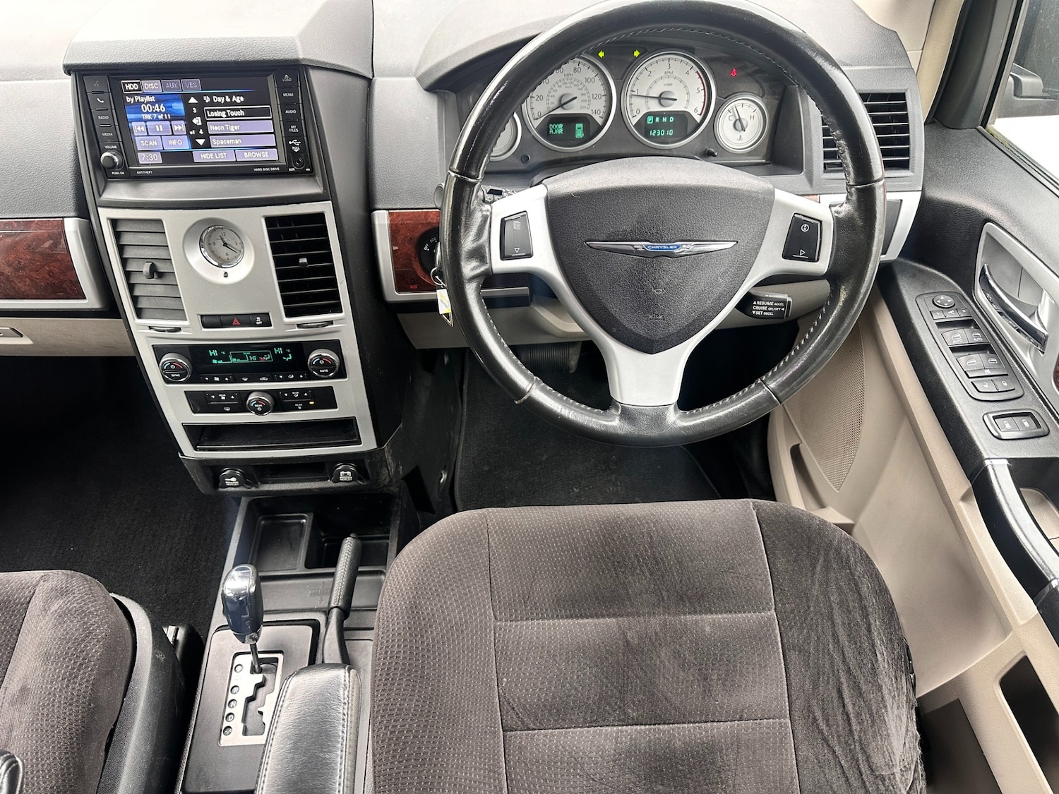 Used Chrysler Grand Voyager 2014 for sale - 77607853: Photo 11