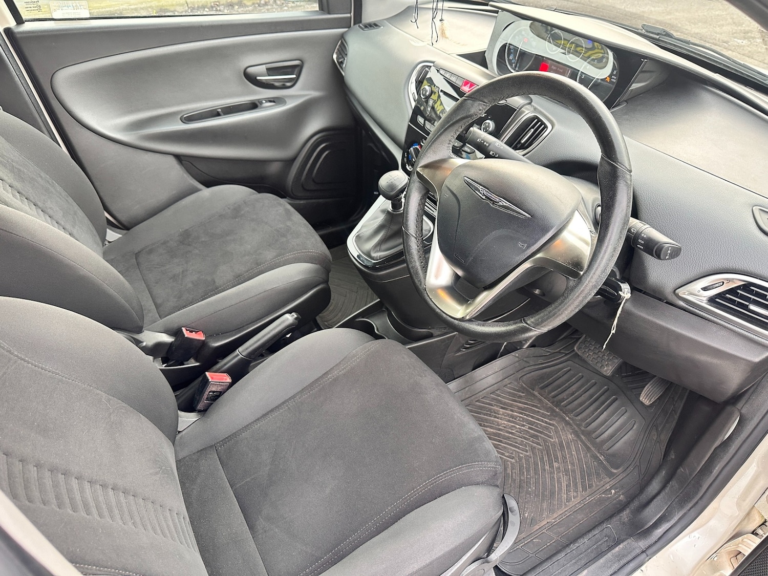 Used Chrysler Ypsilon 2012 for sale - 77592435: Photo 13