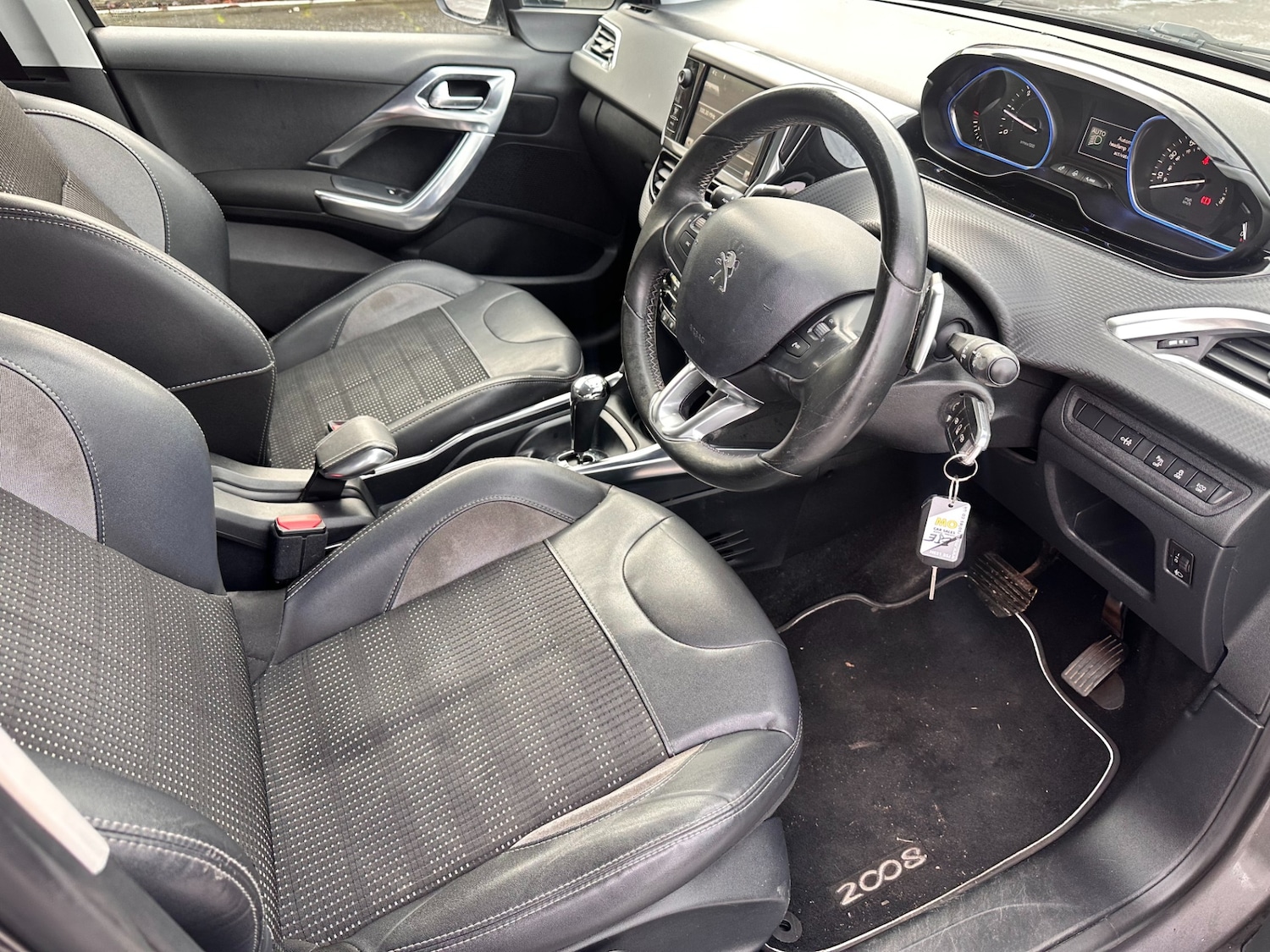 Used Peugeot 2008 2014 for sale - 77090761: Photo 11