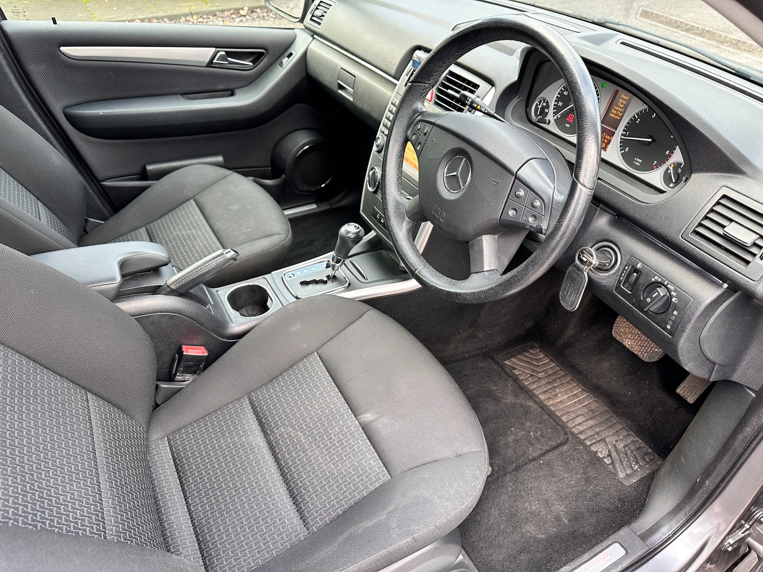 Used Mercedes-Benz B Class 2011 for sale - 77264811: Photo 11