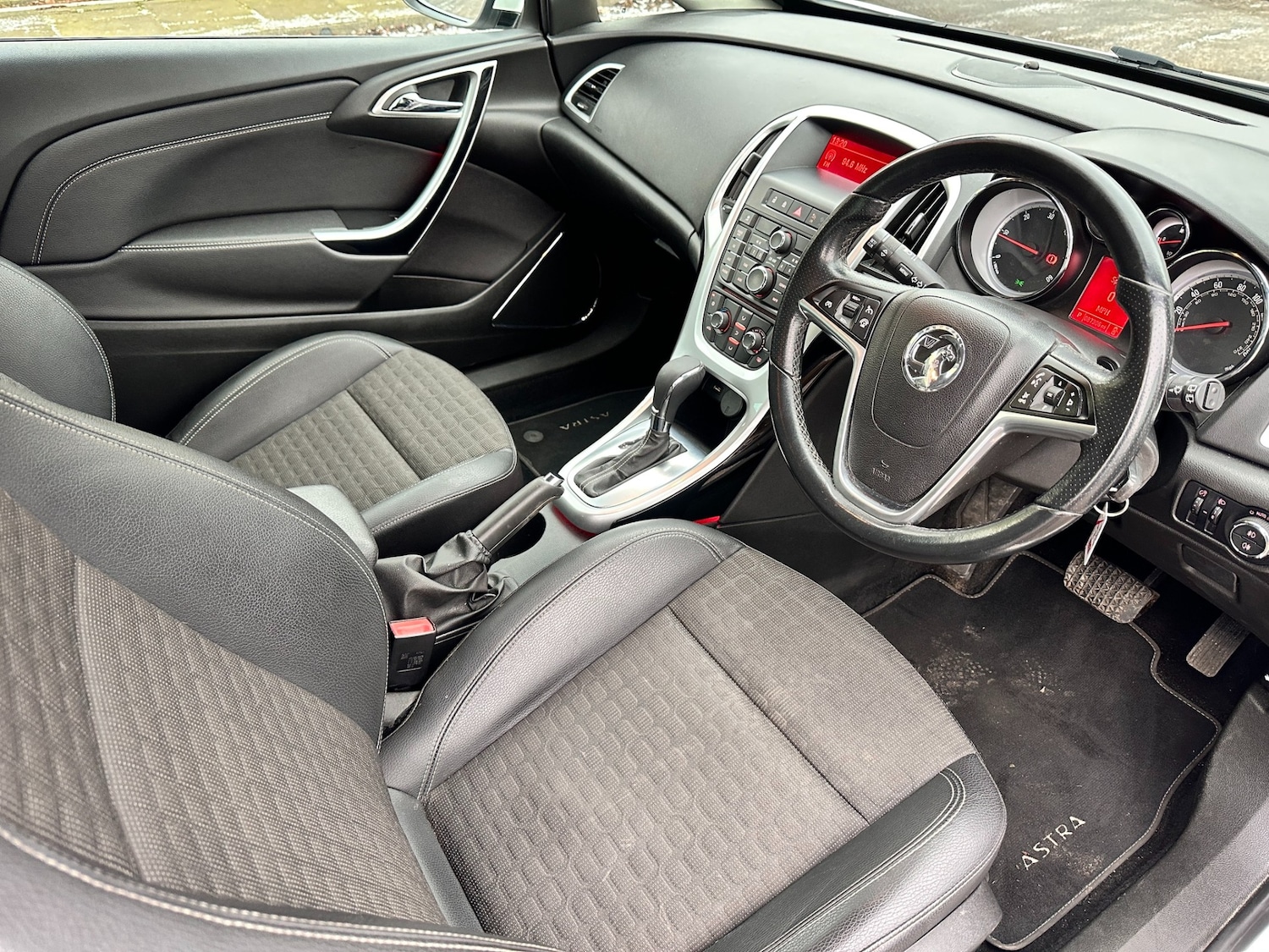 Used Vauxhall Astra GTC 2013 for sale - 77125998: Photo 11