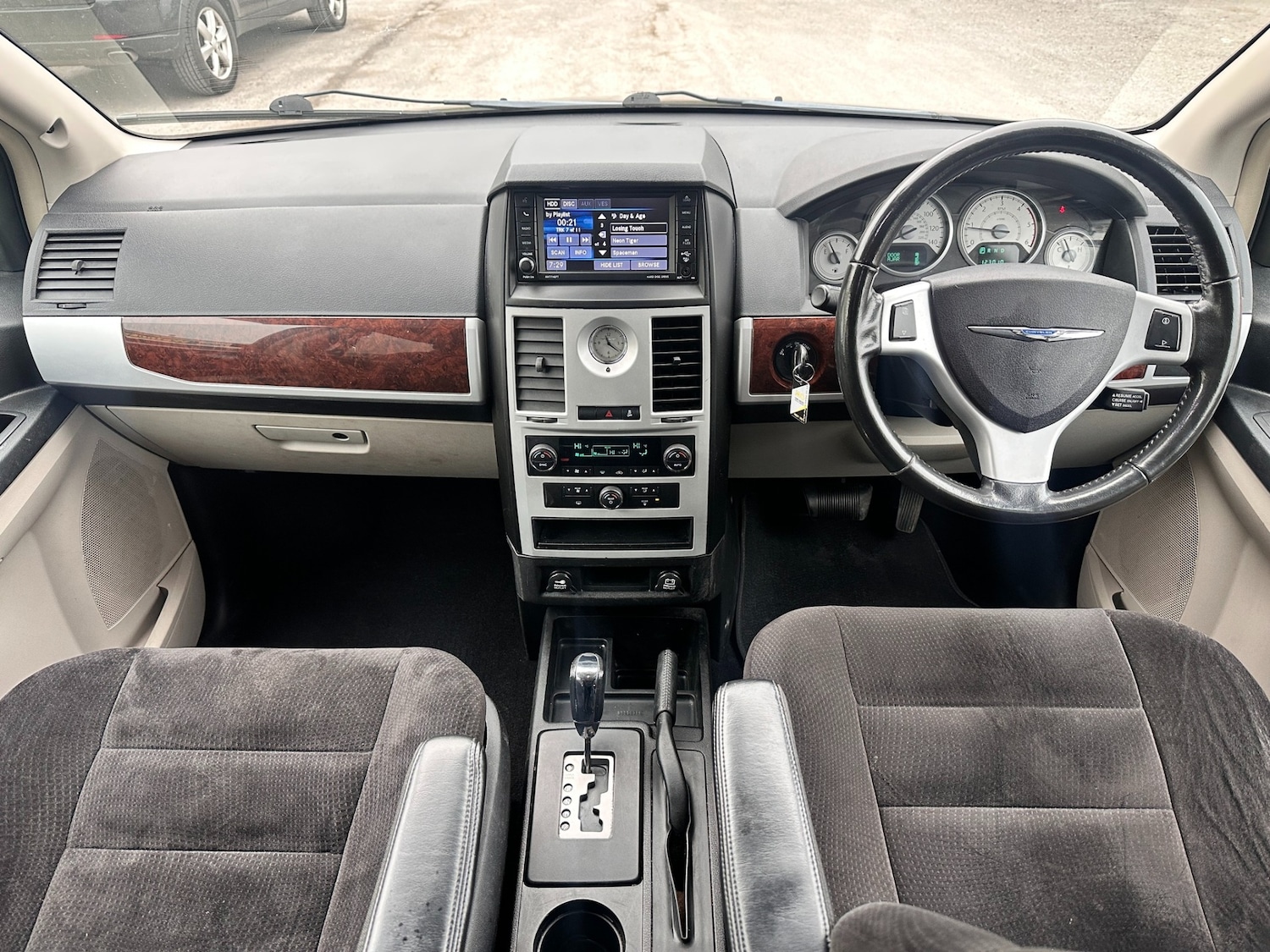 Used Chrysler Grand Voyager 2014 for sale - 77767011: Photo 9