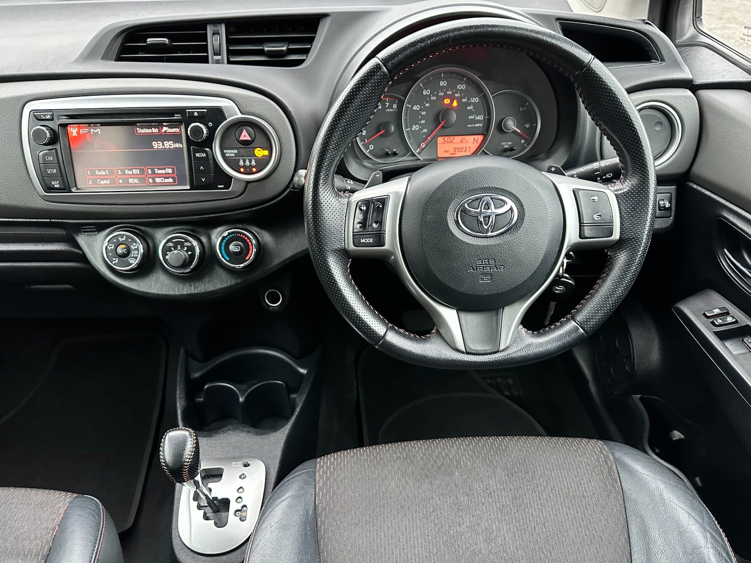 Used Toyota Yaris 2012 for sale - 76334883: Photo 10