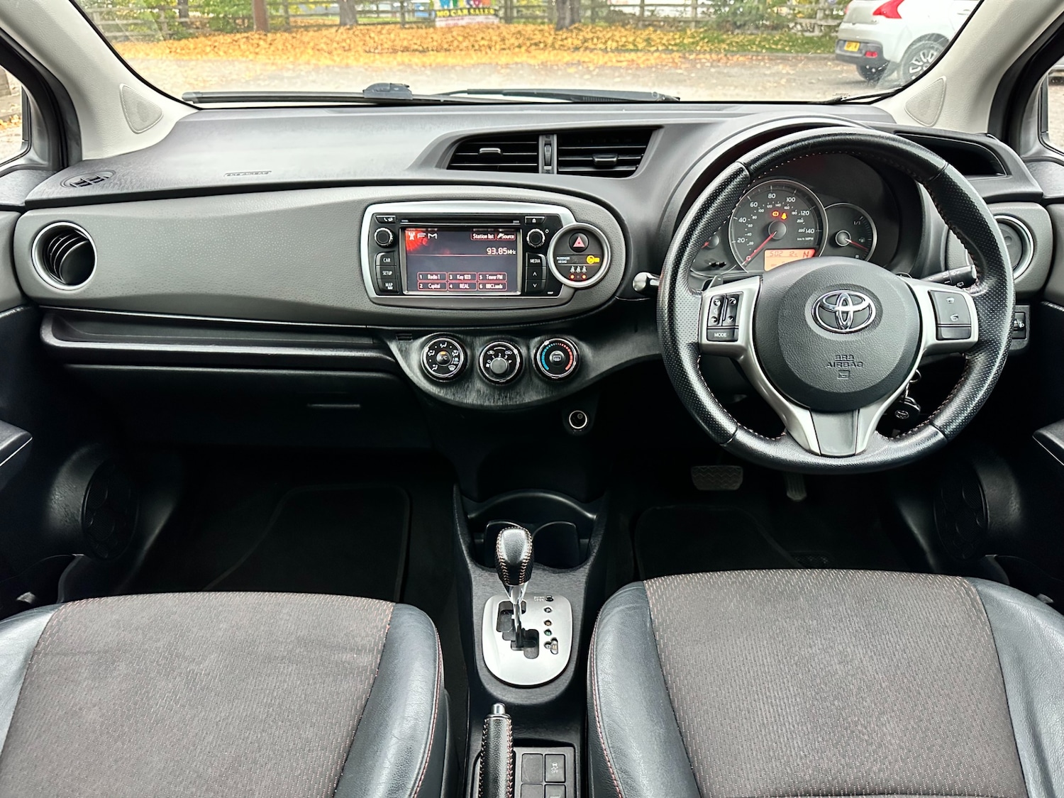 Used Toyota Yaris 2012 for sale - 76334883: Photo 9
