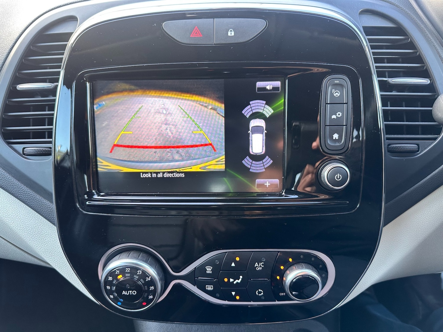 Used Renault Captur 2017 for sale - 76625684: Photo 15