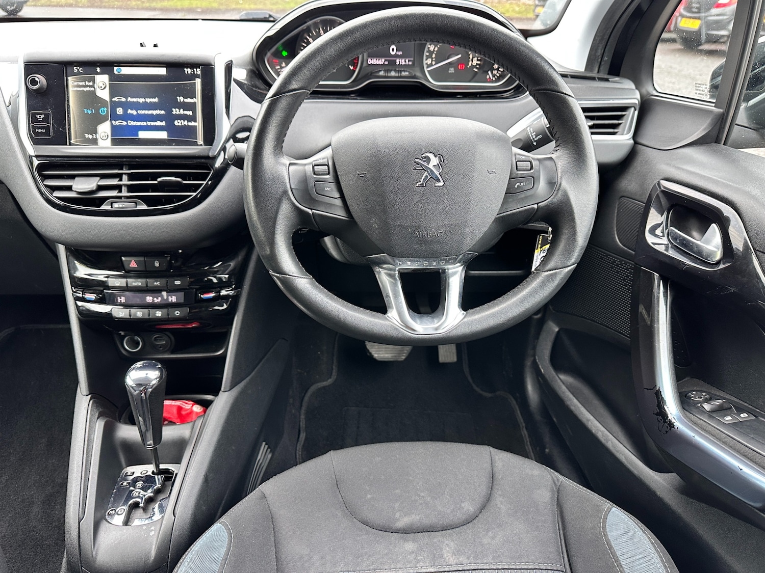 Used Peugeot 208 2013 for sale - 77371764: Photo 10