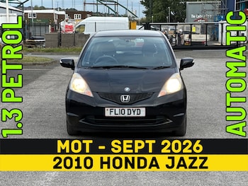Used Honda Jazz 2010 for sale - 76212122: Photo 2