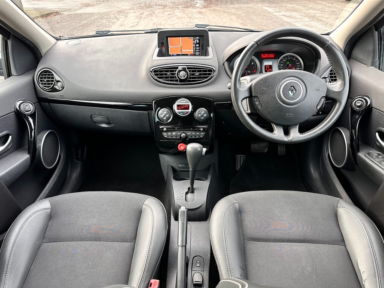Used Renault Clio 2012 for sale - 76893087: Photo 9