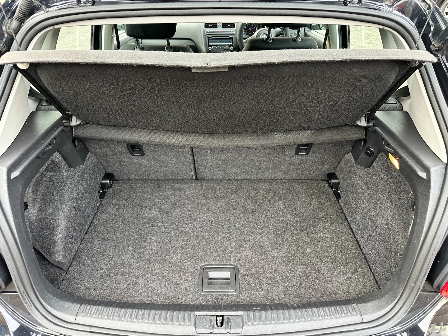 Used Volkswagen Polo 2010 for sale - 76478021: Photo 10