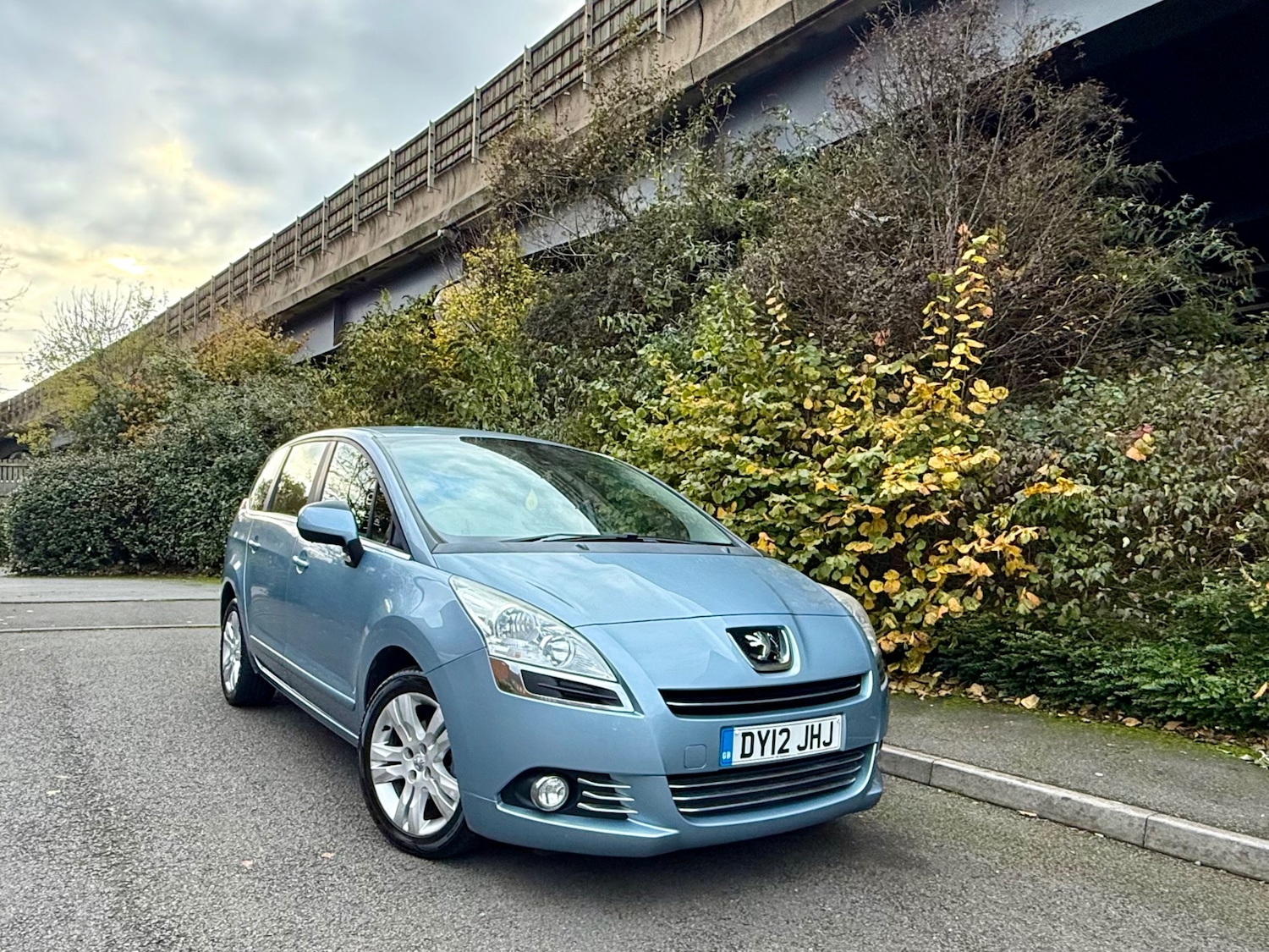 Used Peugeot 5008 2012 for sale - 76507305: Photo 1