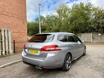 Used Peugeot 308 2015 for sale - 76000018: Photo