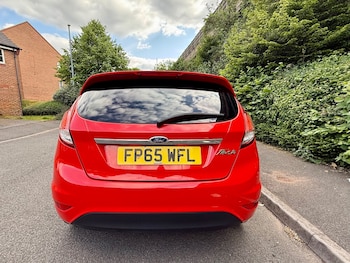 Used Ford Fiesta 2015 for sale - 76004004: Photo