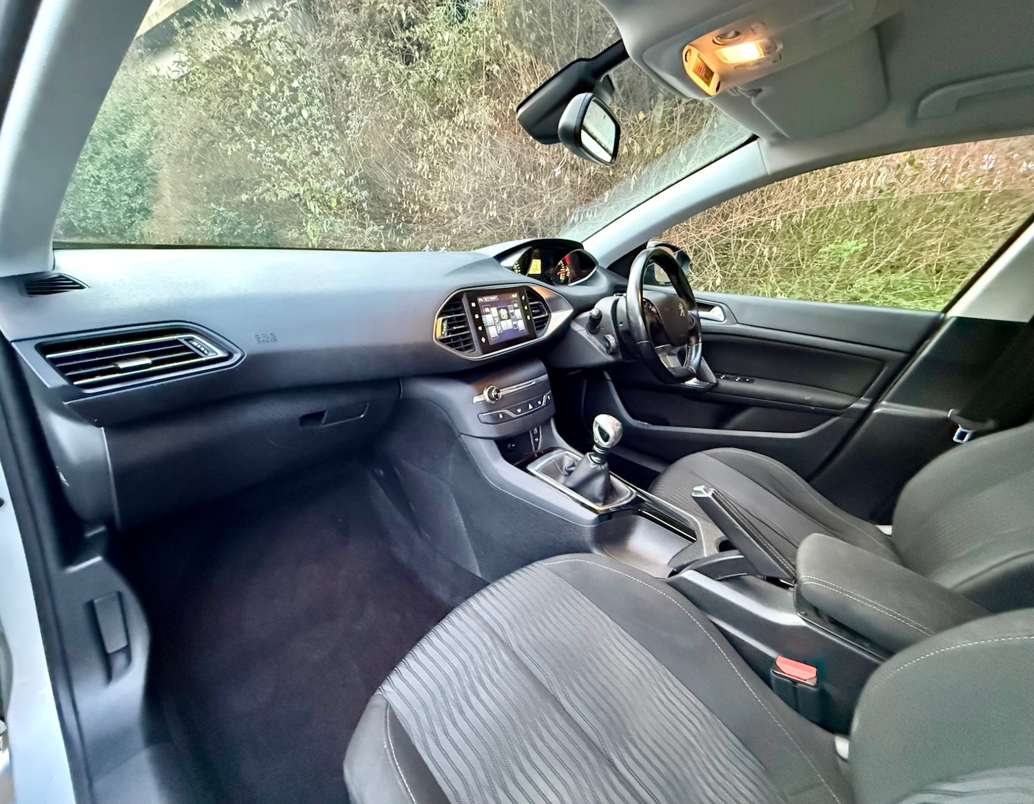 Used Peugeot 308 2017 for sale - 76934113: Photo 10