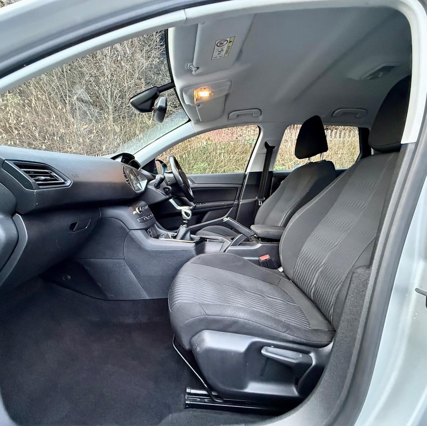 Used Peugeot 308 2017 for sale - 76934113: Photo 11