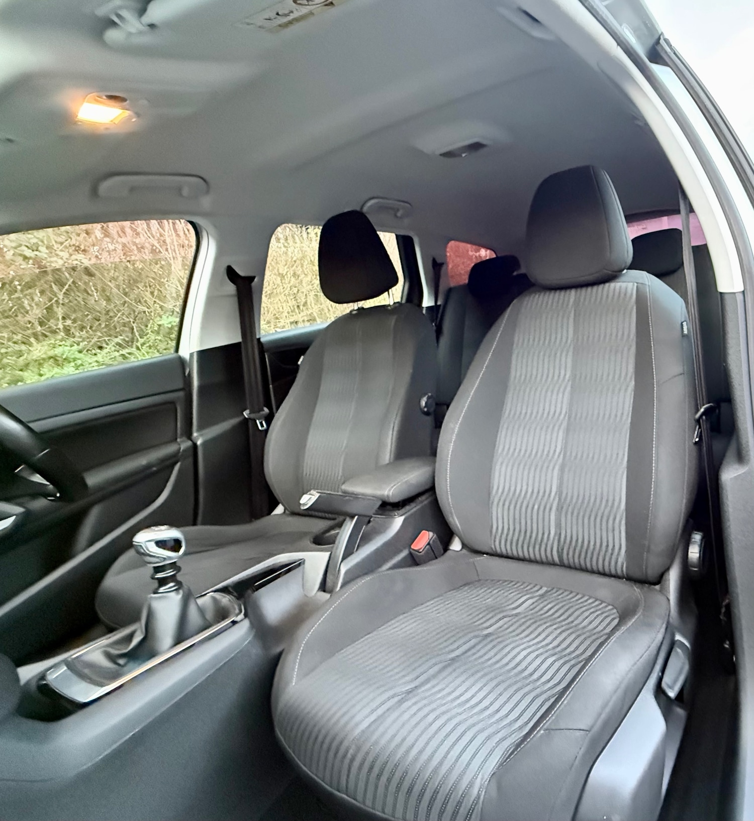 Used Peugeot 308 2017 for sale - 76934113: Photo 12