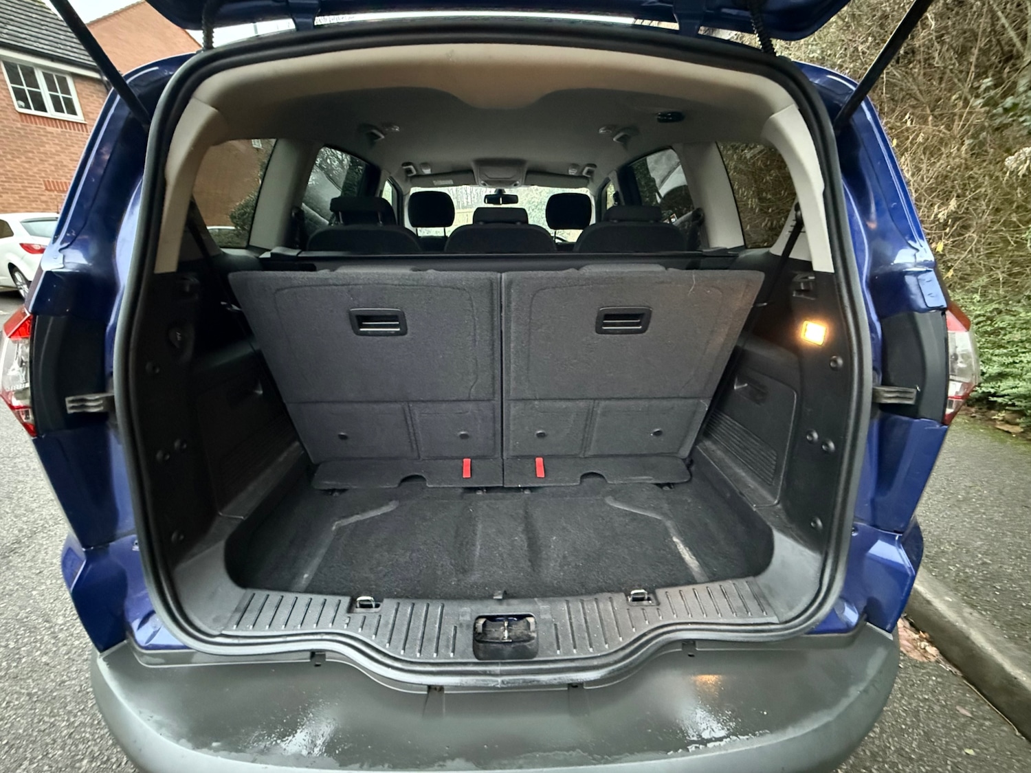 Used Ford S-Max 2014 for sale - 77019934: Photo 9