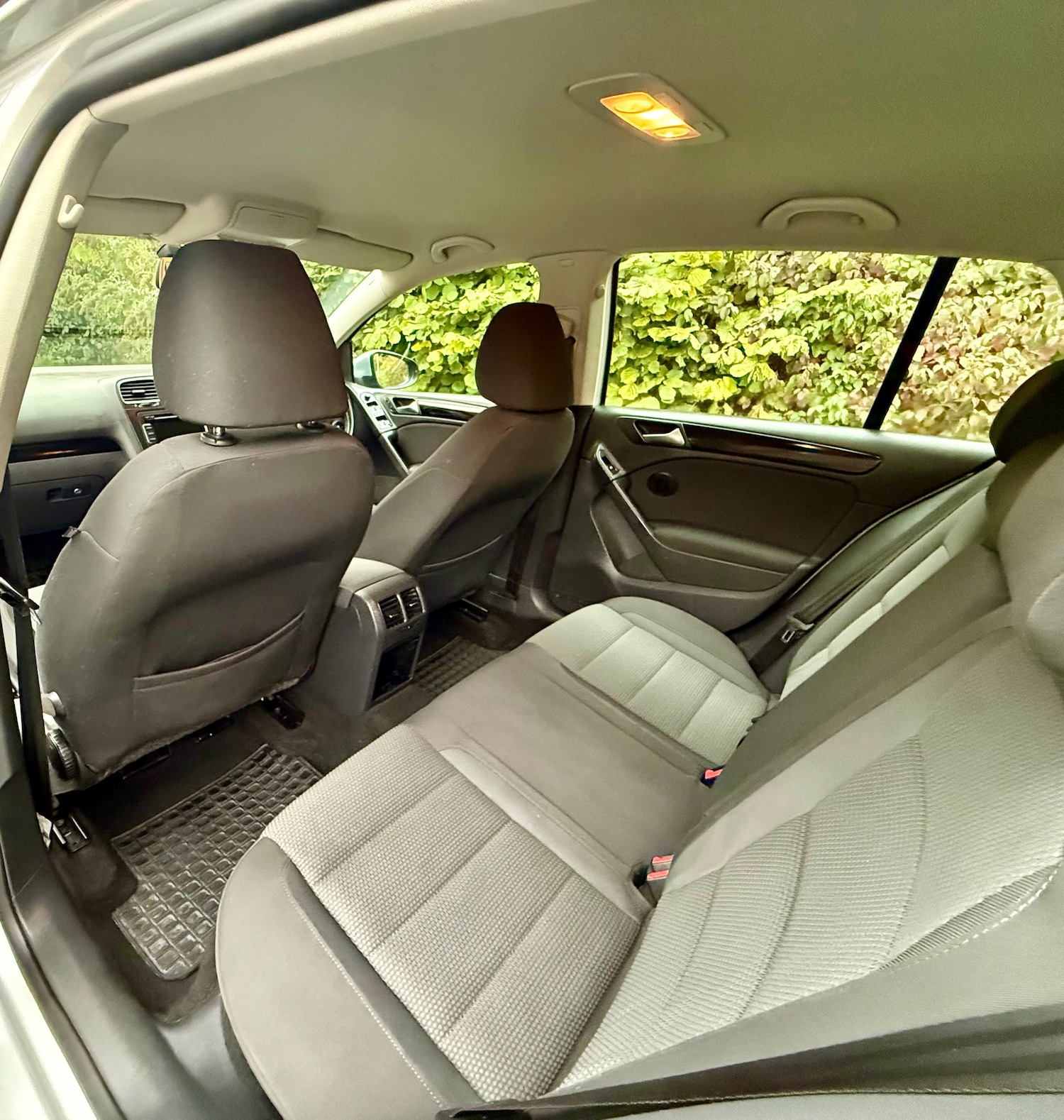 Used Volkswagen Golf 2012 for sale - 76302600: Photo 16