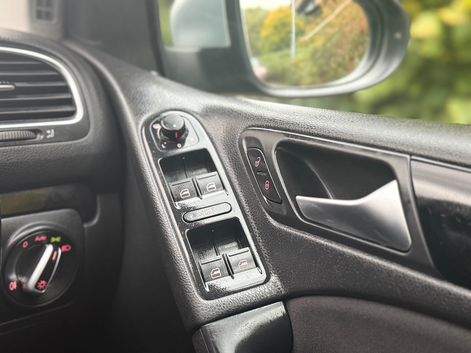 Used Volkswagen Golf 2012 for sale - 76302600: Photo 21