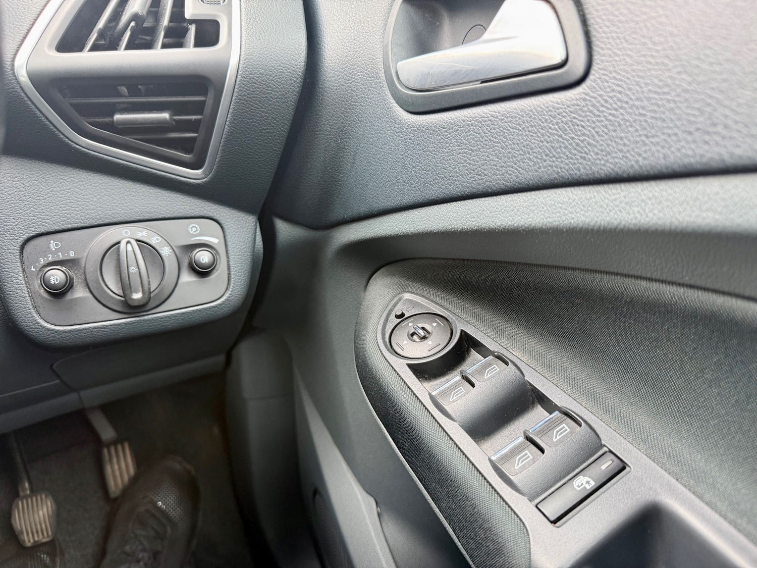 Used Ford Grand C-Max 2011 for sale - 77630160: Photo 23