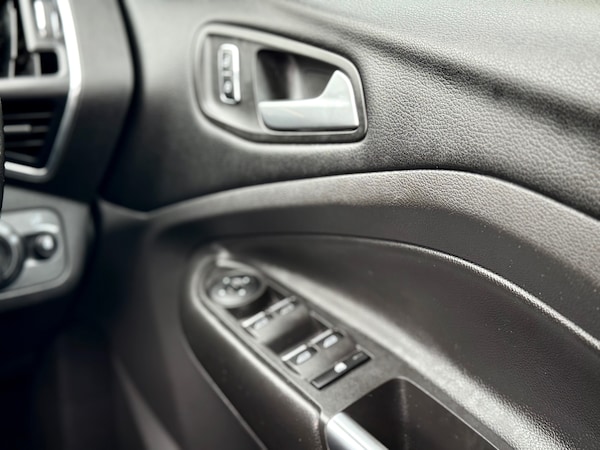 Used Ford Kuga 2015 for sale - 76172598: Photo 21