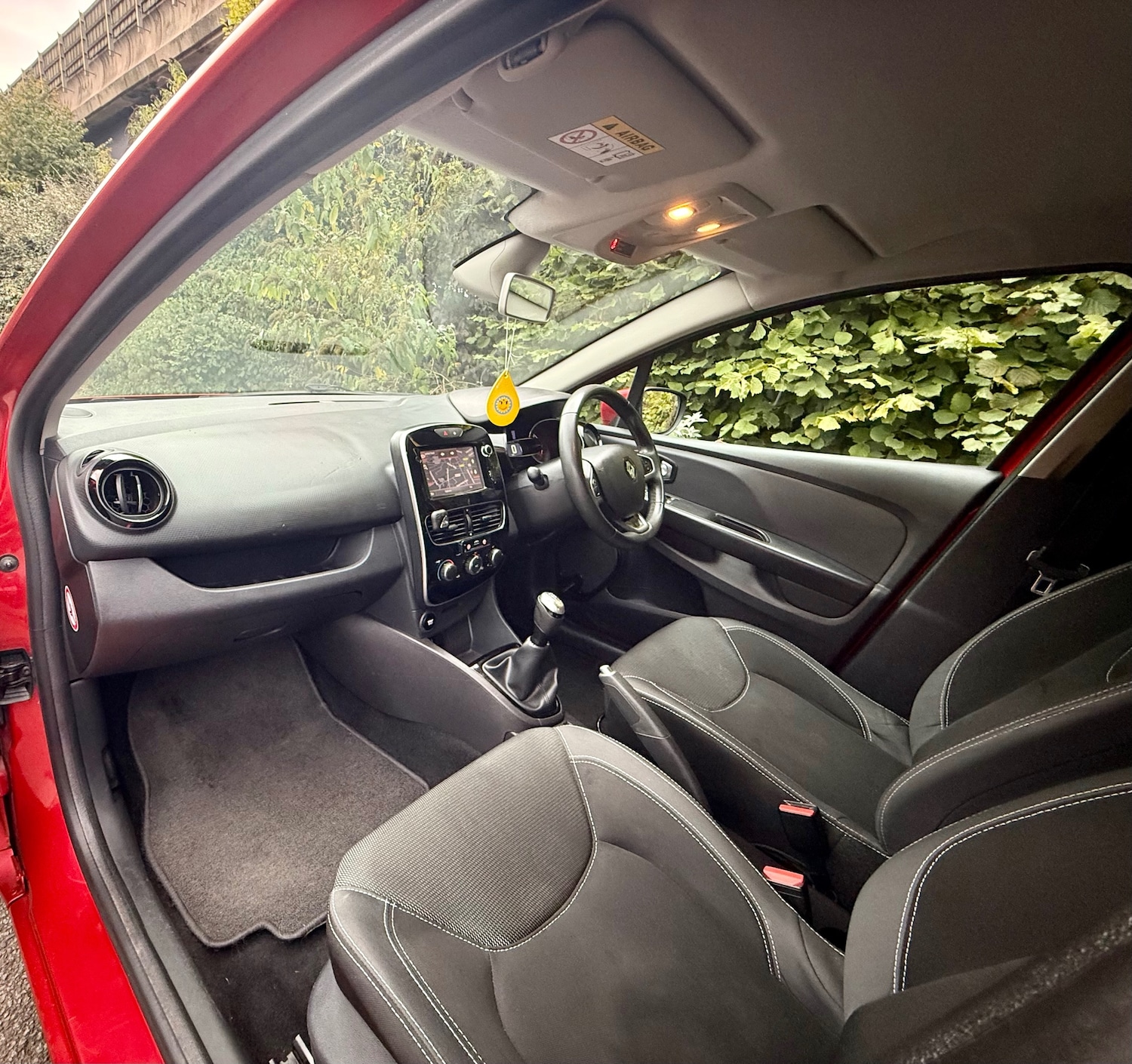 Used Renault Clio 2017 for sale - 76149393: Photo 10
