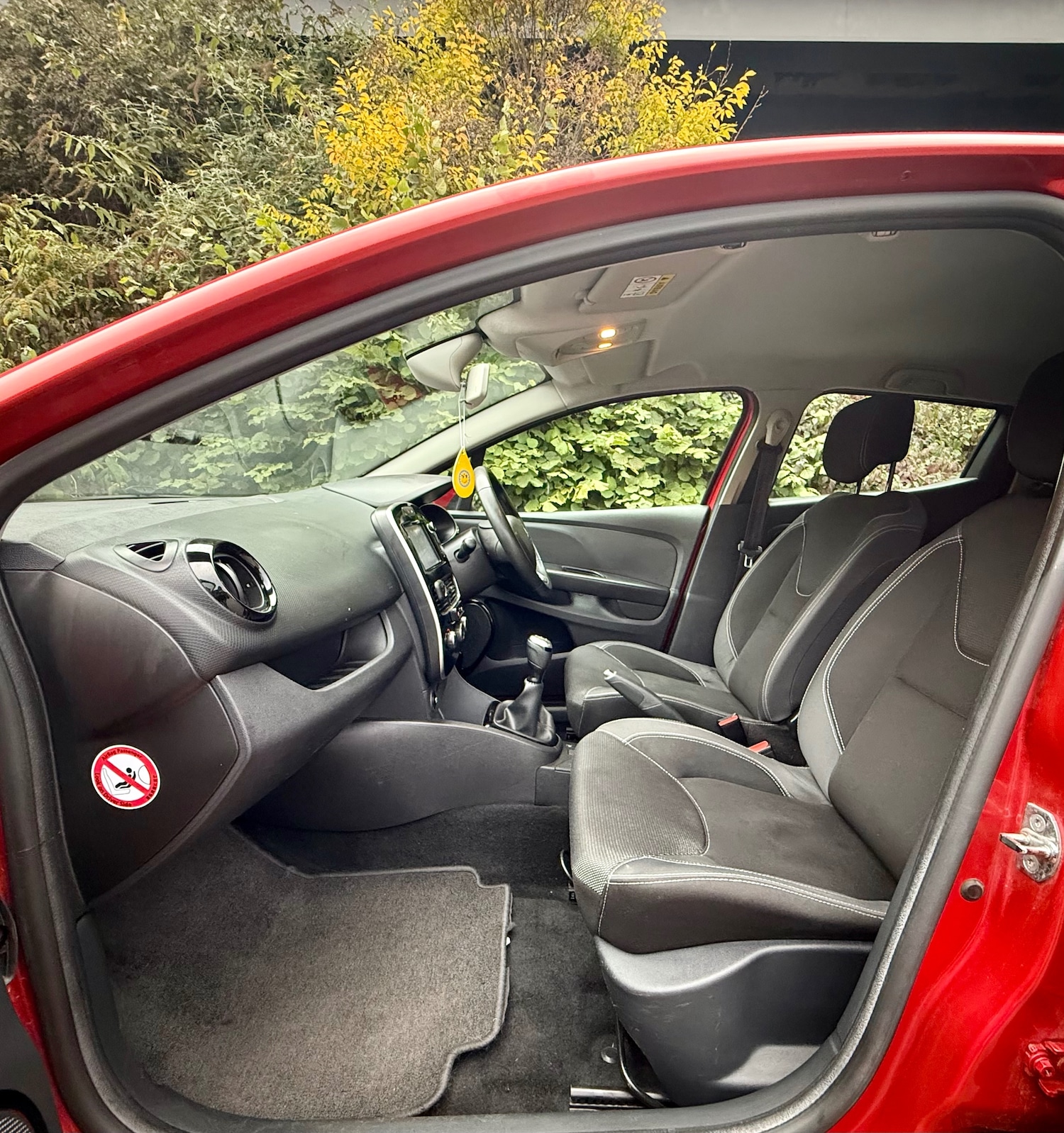 Used Renault Clio 2017 for sale - 76149393: Photo 11