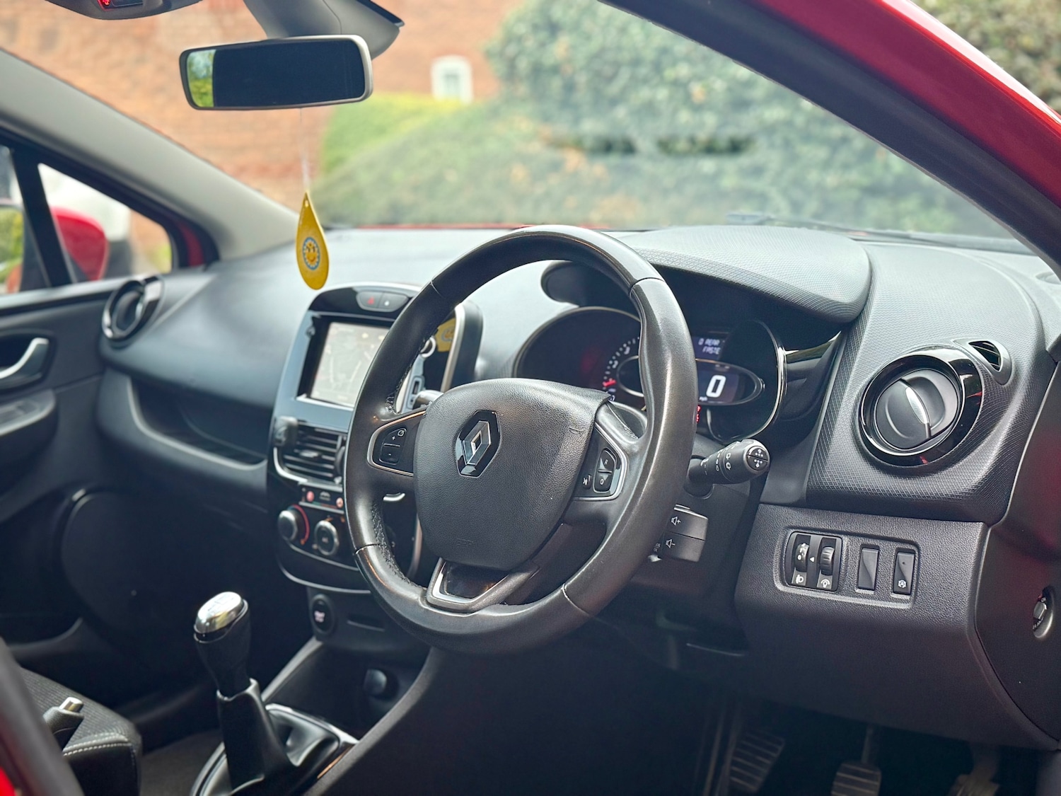Used Renault Clio 2017 for sale - 76149393: Photo 21
