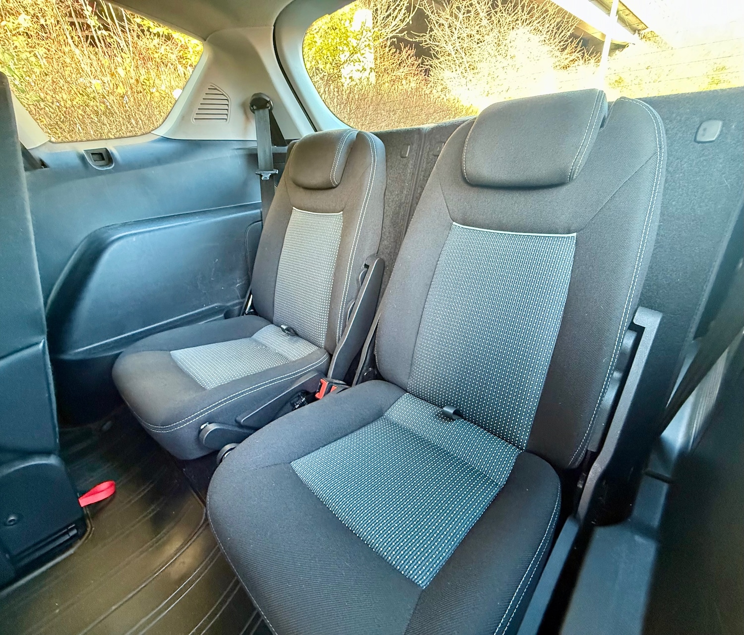 Used Ford S-Max 2013 for sale - 76797221: Photo 17